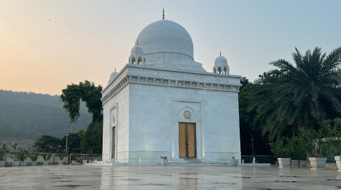 Syedna Khuzaima Qutbuddin RA Urus, Thane, India